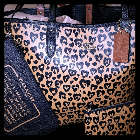 Coach Handbags - Gorgeous Authentic Reversible Coach Tote